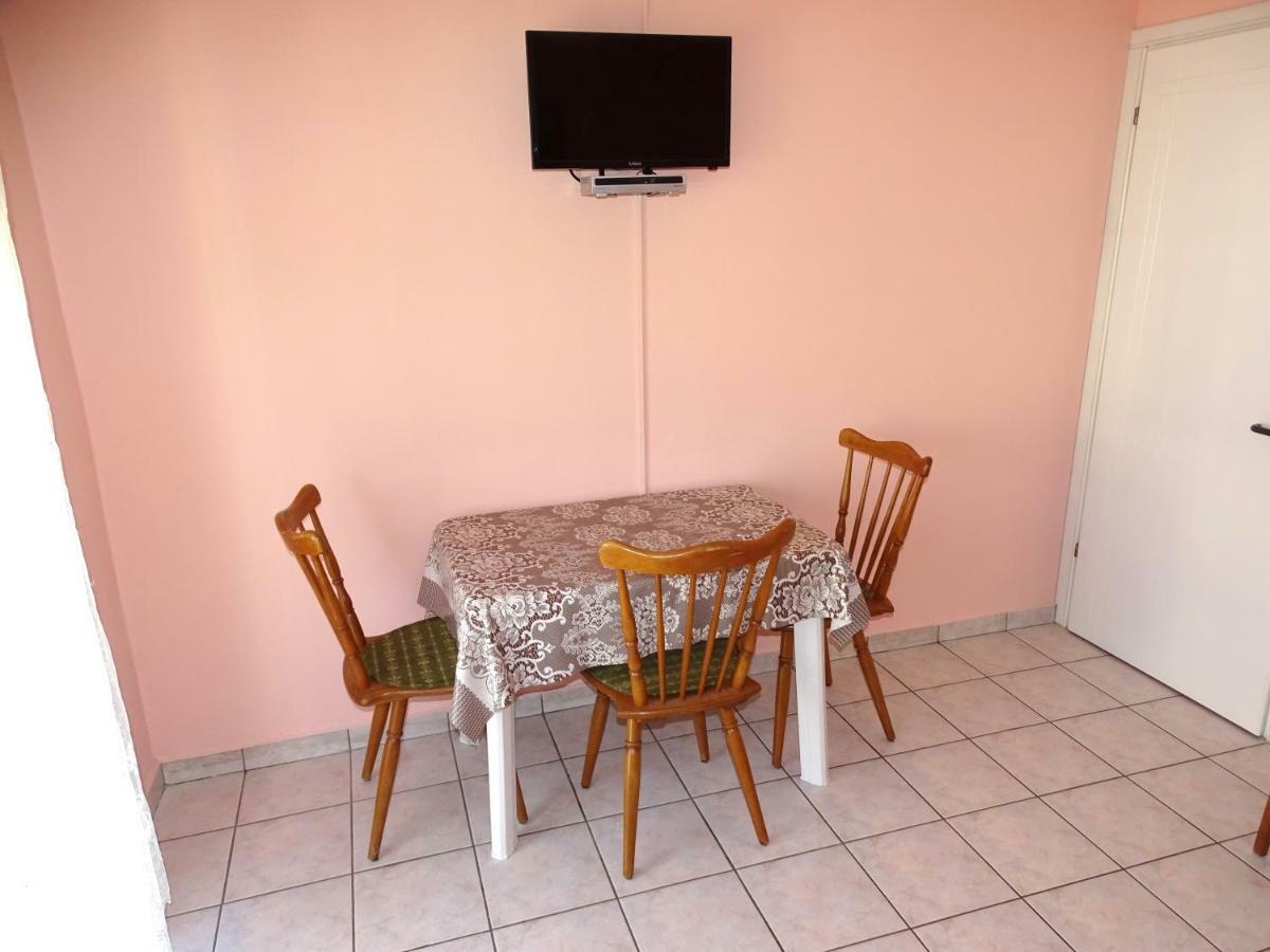 Olympiakí Aktí Socrates Apartments מראה חיצוני תמונה