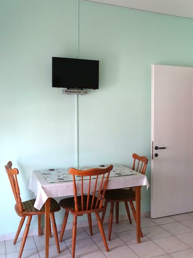 Olympiakí Aktí Socrates Apartments מראה חיצוני תמונה